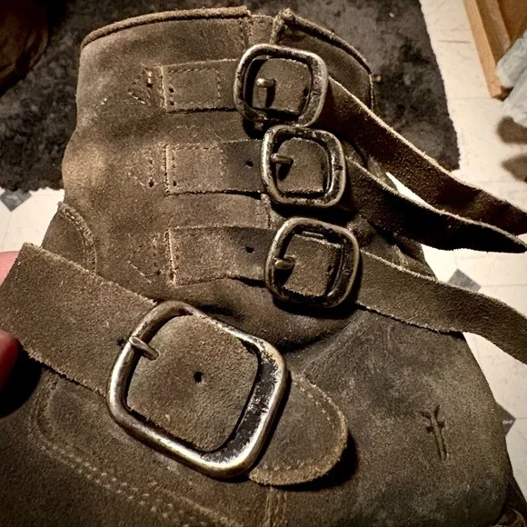 ‘Frye Veronica Strappy Triple Buckle Rustic Distressed Short Suede Boots Size 9’ - Picture 4 of 16
